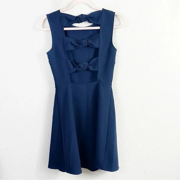 Zara Navy Blue Fit & Flare Mini Dress w/ a cutout bow back design size small - Picture 6 of 11